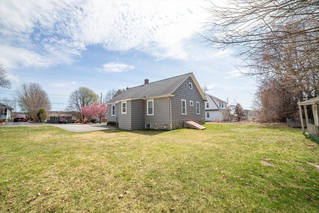 25 Dixfield Road, Worcester, MA 01606