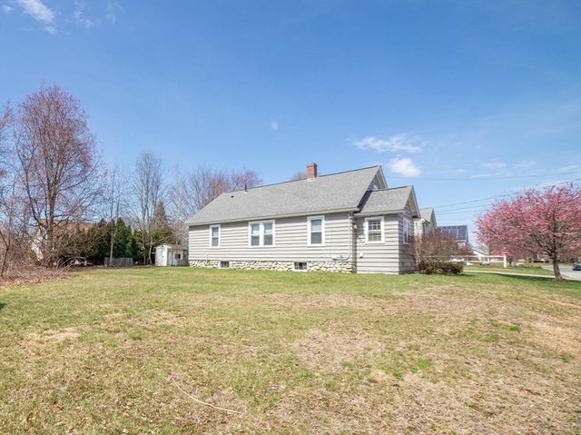 25 Dixfield Road, Worcester, MA 01606
