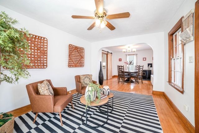 25 Dixfield Road, Worcester, MA 01606