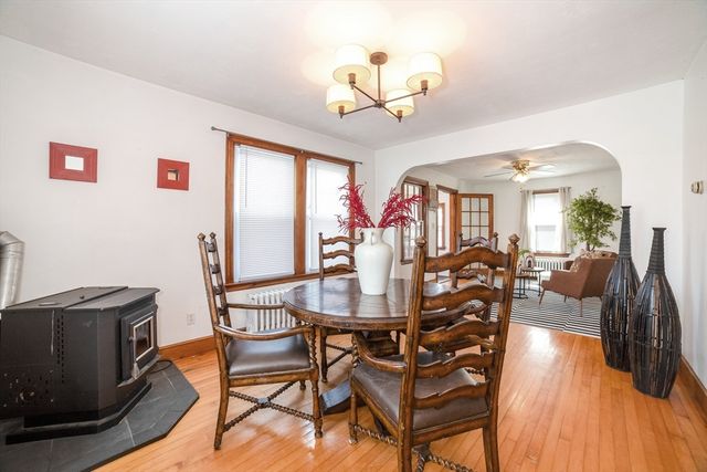 25 Dixfield Road, Worcester, MA 01606