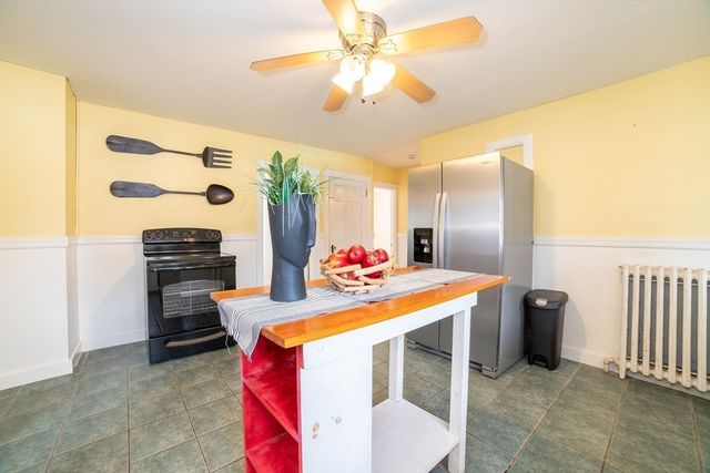 25 Dixfield Road, Worcester, MA 01606