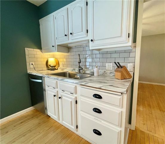 154 N SUNSET Drive, Maryville, MO 64468