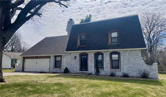 154 N SUNSET Drive, Maryville, MO 64468