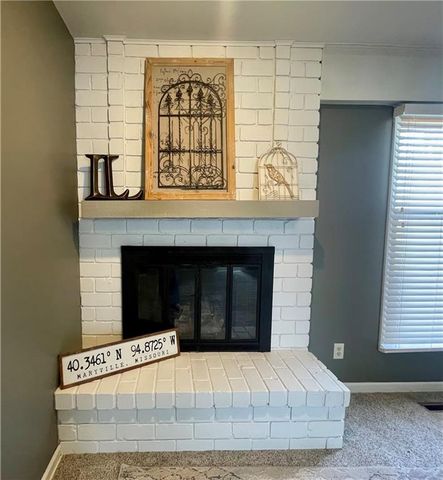 154 N SUNSET Drive, Maryville, MO 64468