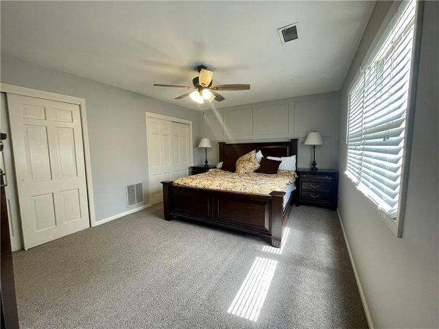 154 N SUNSET Drive, Maryville, MO 64468