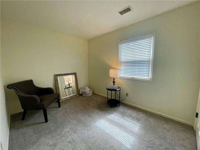 154 N SUNSET Drive, Maryville, MO 64468