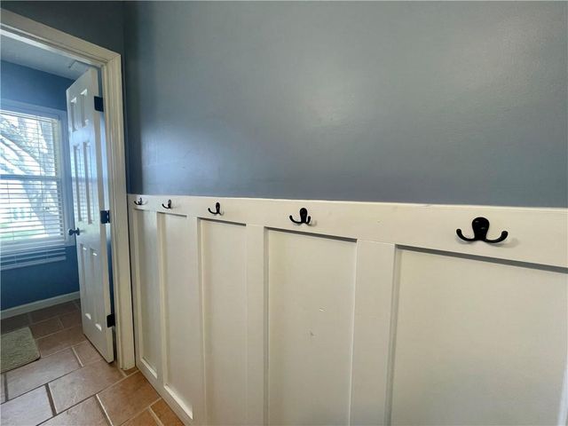 154 N SUNSET Drive, Maryville, MO 64468