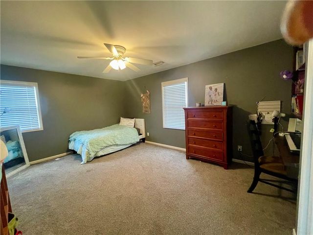 154 N SUNSET Drive, Maryville, MO 64468