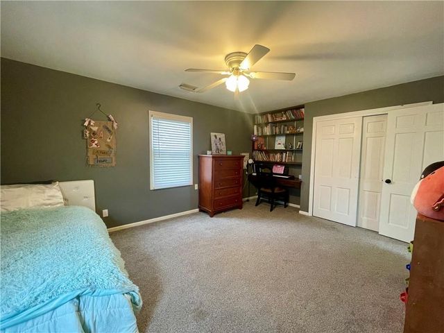 154 N SUNSET Drive, Maryville, MO 64468