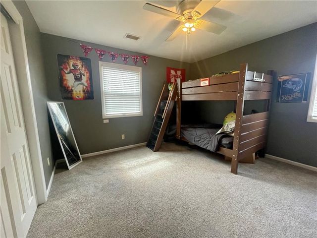 154 N SUNSET Drive, Maryville, MO 64468