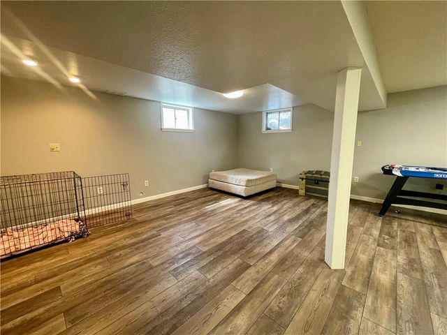 154 N SUNSET Drive, Maryville, MO 64468