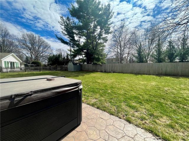 154 N SUNSET Drive, Maryville, MO 64468