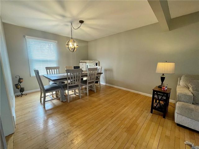 154 N SUNSET Drive, Maryville, MO 64468