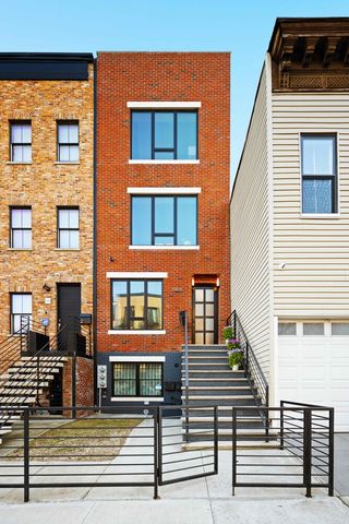 1582A PACIFIC Street, New York City, NY 11213