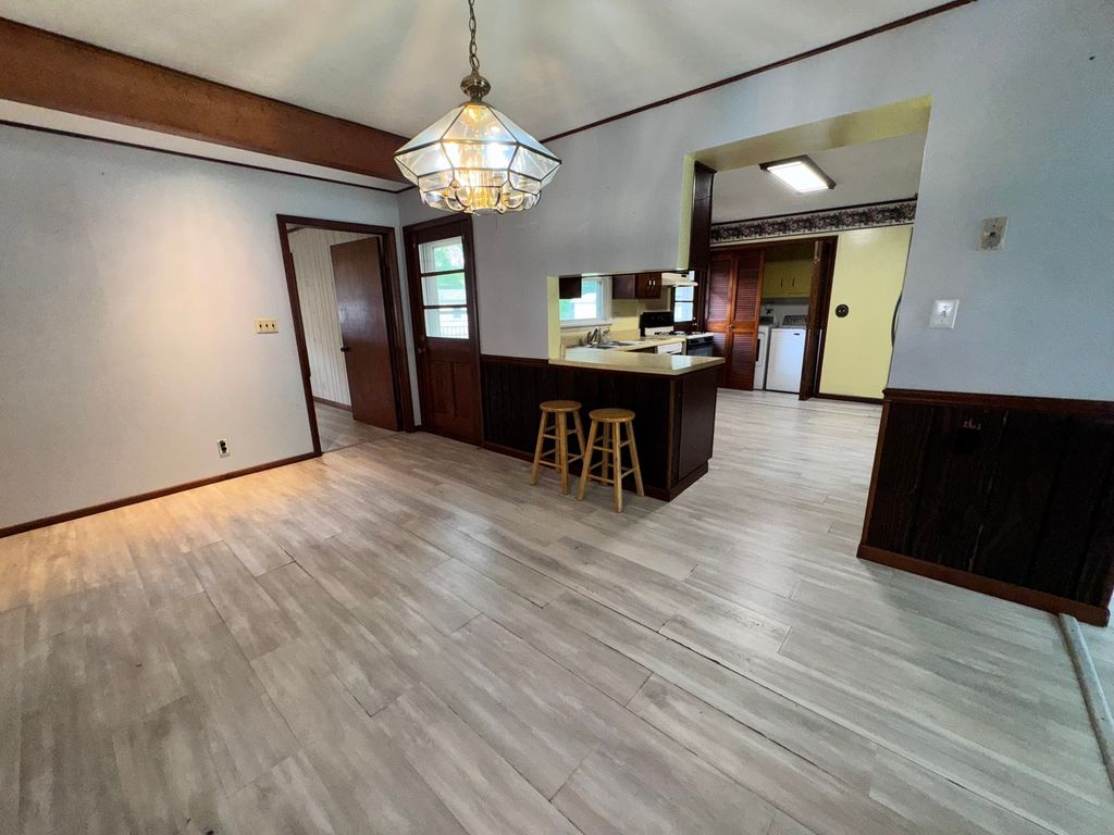 Image 13 of property listing at 17 Crestwood, Centralia, IL 62801