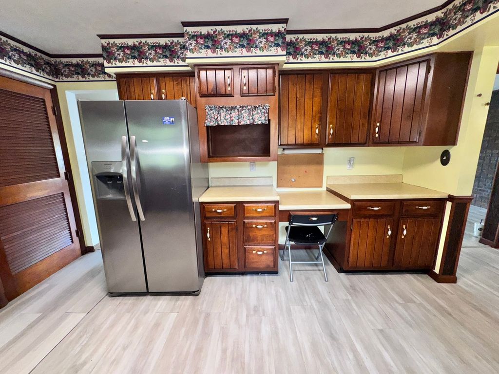 Image 18 of property listing at 17 Crestwood, Centralia, IL 62801