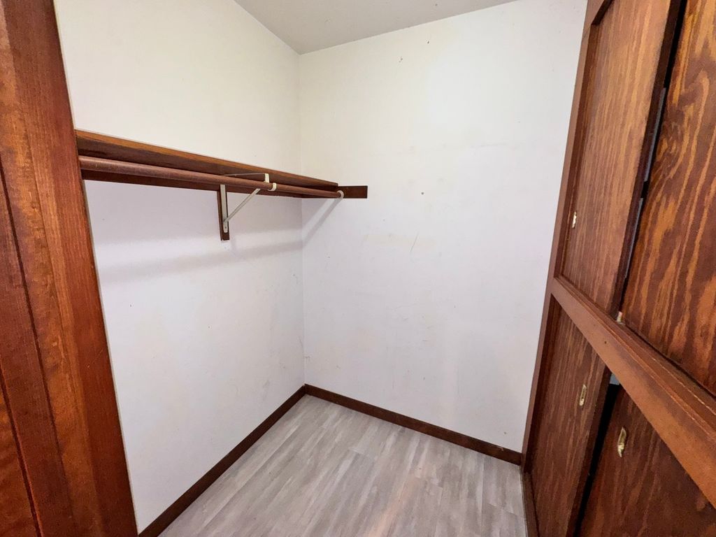 Image 24 of property listing at 17 Crestwood, Centralia, IL 62801