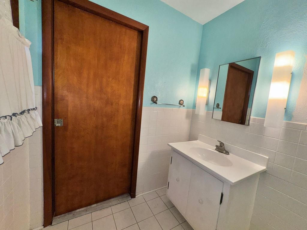 Image 37 of property listing at 17 Crestwood, Centralia, IL 62801