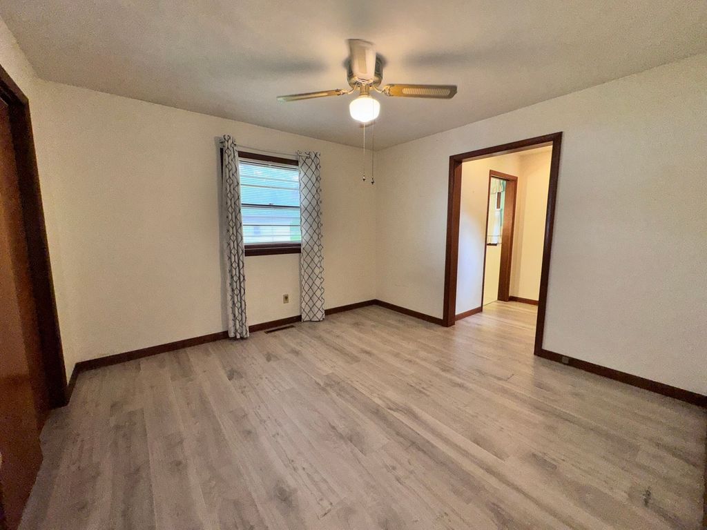 Image 44 of property listing at 17 Crestwood, Centralia, IL 62801