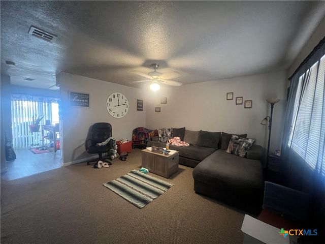 211 W Cardinal Lane, Harker Heights, TX 76548