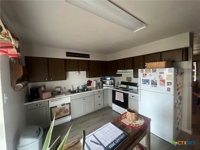 211 W Cardinal Lane, Harker Heights, TX 76548