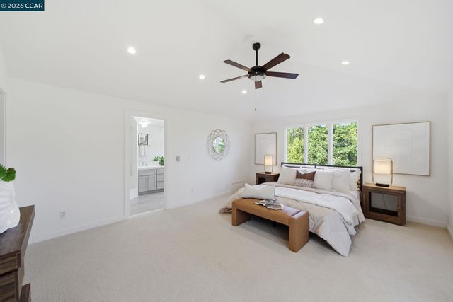 102 Hillcrest Dr, Orinda, CA 94563