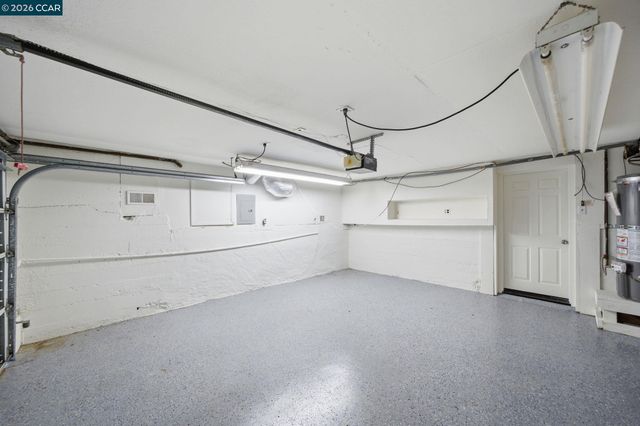 102 Hillcrest Dr, Orinda, CA 94563