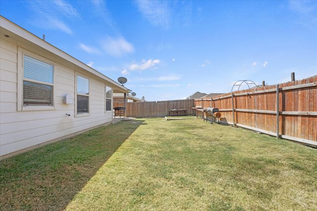 2015 Allyson Drive, Heartland, TX 75126