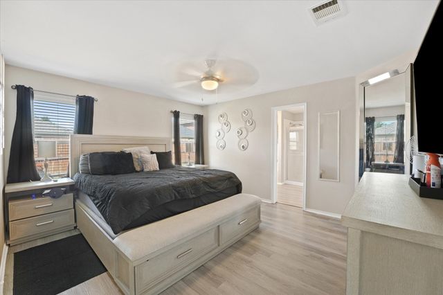 2015 Allyson Drive, Heartland, TX 75126