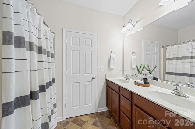 3825 Picasso Court, Charlotte, NC 28205