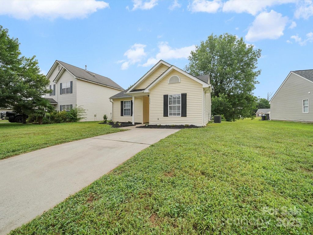 6420 Sunman Road, Charlotte, NC 28216