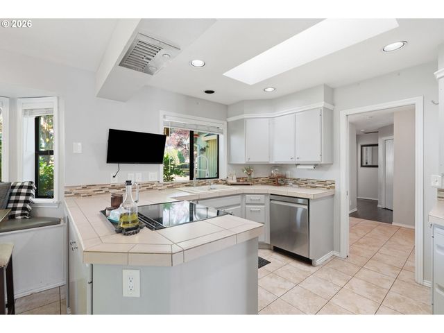 14720 Sw TOPAZ Ct, Beaverton, OR 97007
