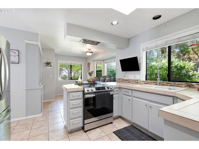14720 Sw TOPAZ Ct, Beaverton, OR 97007