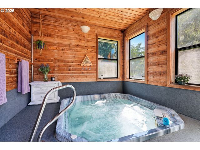 14720 Sw TOPAZ Ct, Beaverton, OR 97007