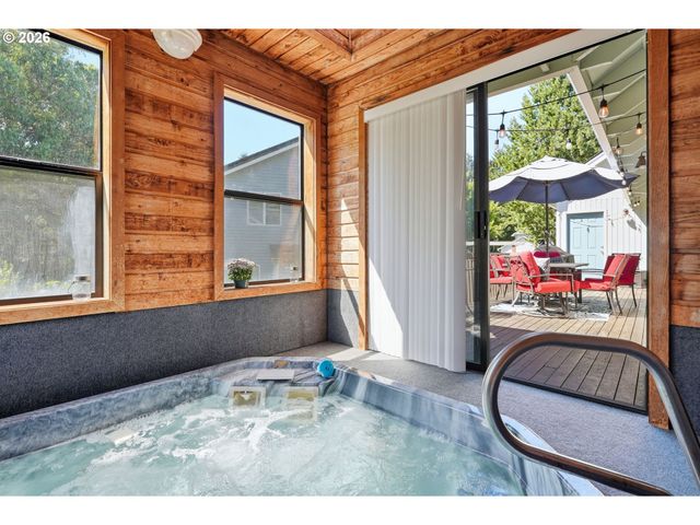 14720 Sw TOPAZ Ct, Beaverton, OR 97007
