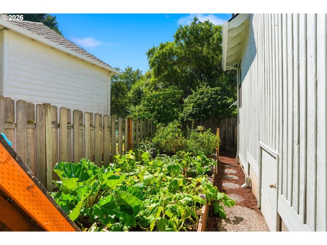 14720 Sw TOPAZ Ct, Beaverton, OR 97007