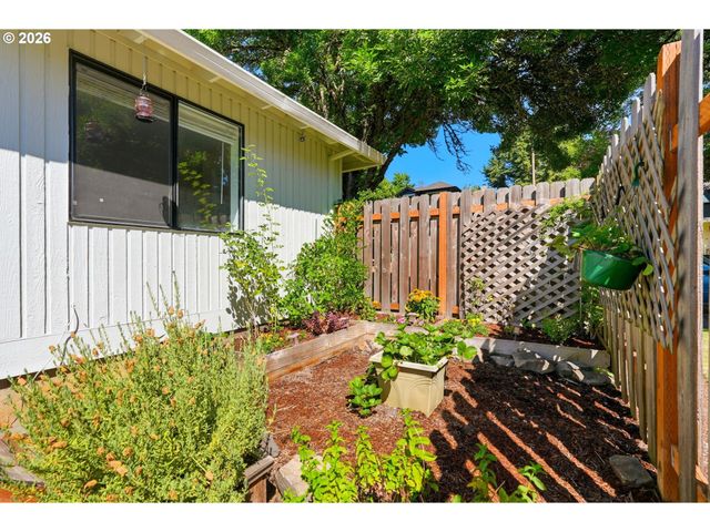 14720 Sw TOPAZ Ct, Beaverton, OR 97007