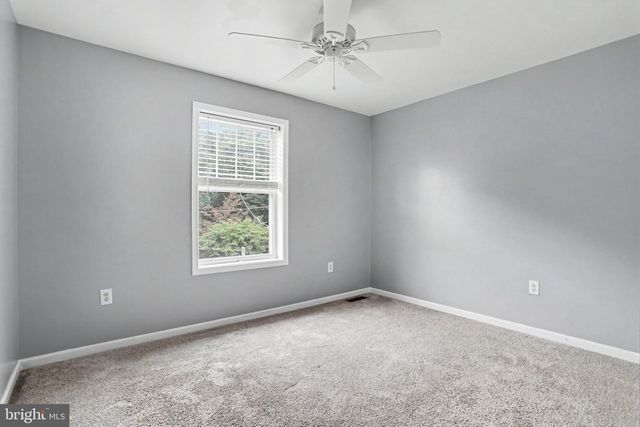 239 RAILROAD AVE, Ephrata, PA 17522