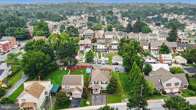 239 RAILROAD AVE, Ephrata, PA 17522
