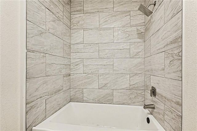 6221 N Wheeling Avenue, Kansas City, MO 64119