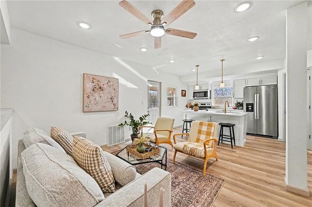 6221 N Wheeling Avenue, Kansas City, MO 64119