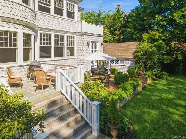 69 Prospect Avenue, Larchmont, NY 10538