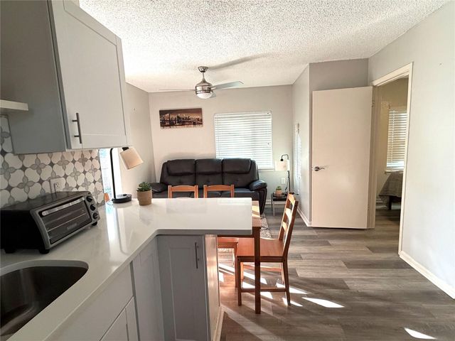 2208 Garden ST B, Austin, TX 78702