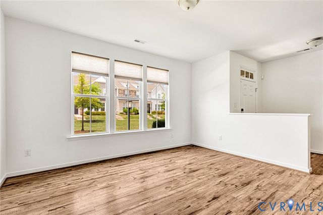 302 Hay Mill Aly, Glen Allen, VA 23059
