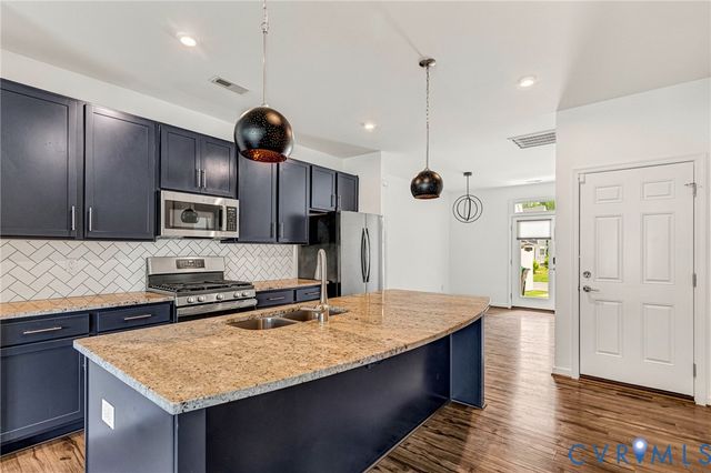302 Hay Mill Aly, Glen Allen, VA 23059