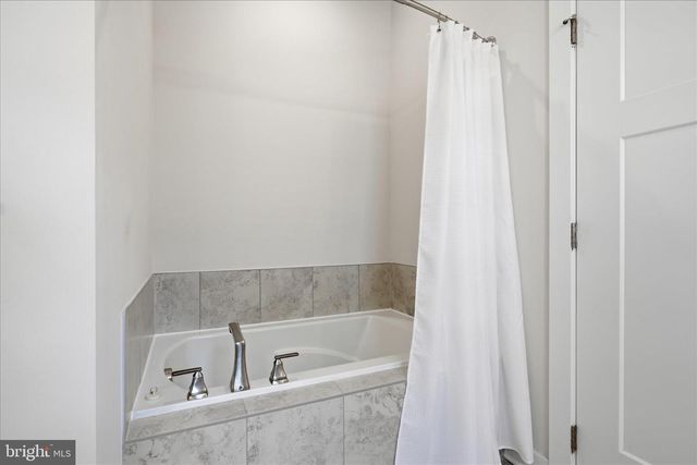 6968 MERLE CT, New Market, MD 21774