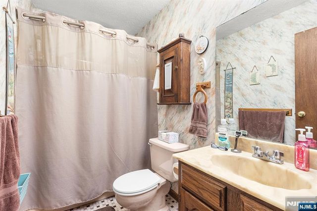 114 Van Dam Avenue, Bloomingdale, NJ 07403