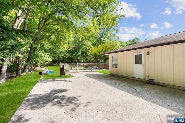 114 Van Dam Avenue, Bloomingdale, NJ 07403