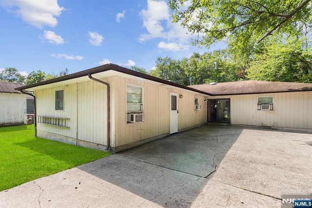 114 Van Dam Avenue, Bloomingdale, NJ 07403