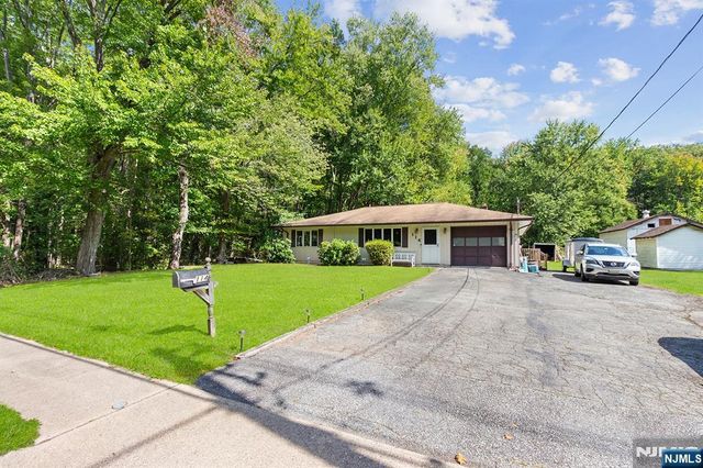 114 Van Dam Avenue, Bloomingdale, NJ 07403